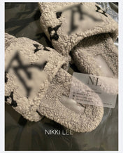 Load image into Gallery viewer, Lounge Slides
