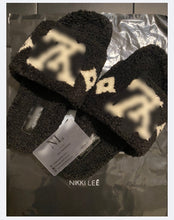 Load image into Gallery viewer, Lounge Slides
